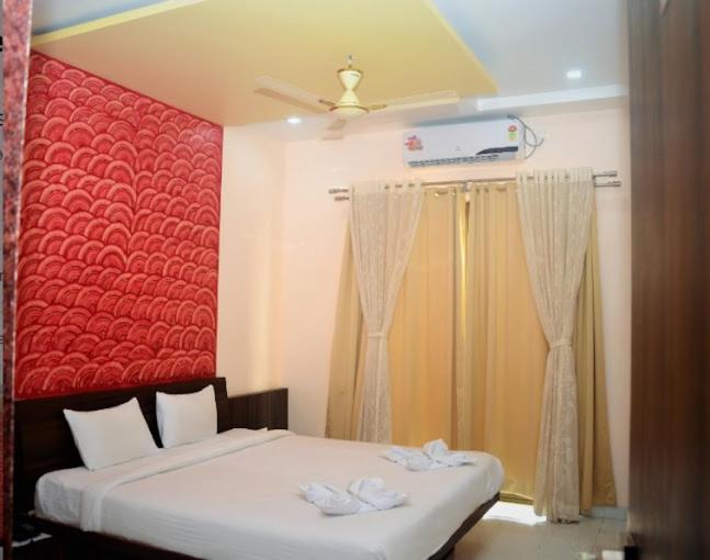 Hotel Swamiraj Indapur  Exterior photo
